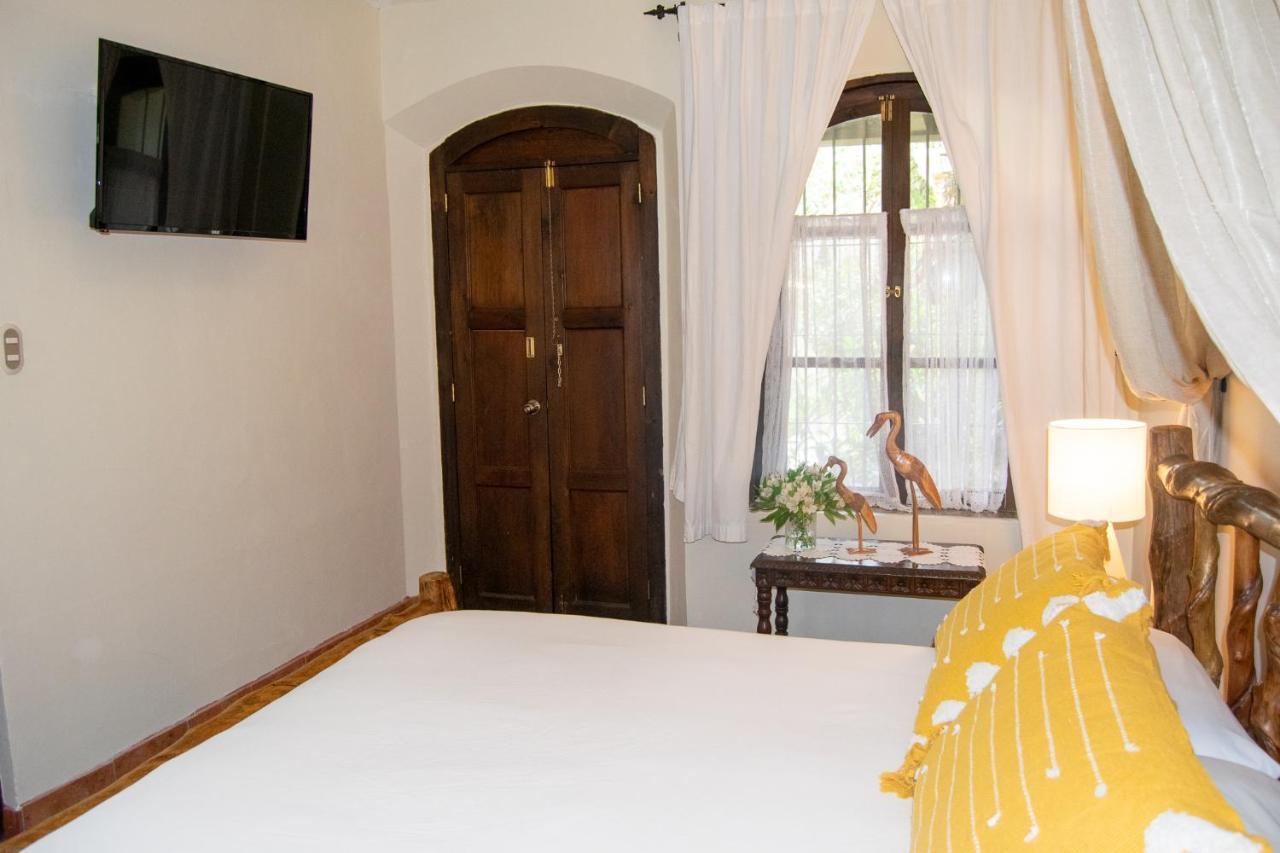 Hotel La Villa Serena アンティグア・グアテマラ エクステリア 写真